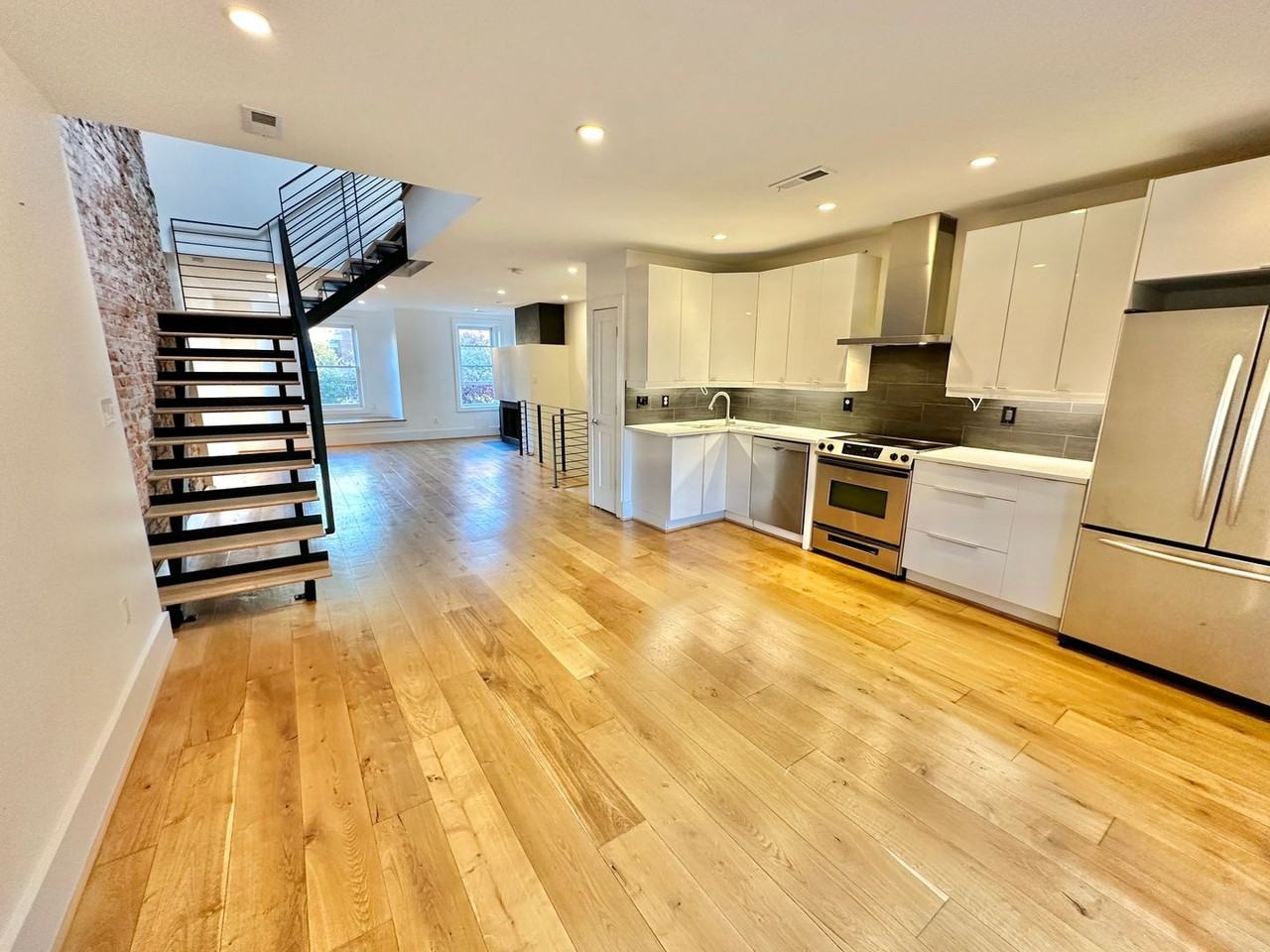 1408 21st St Nw - Photo 2 of 45