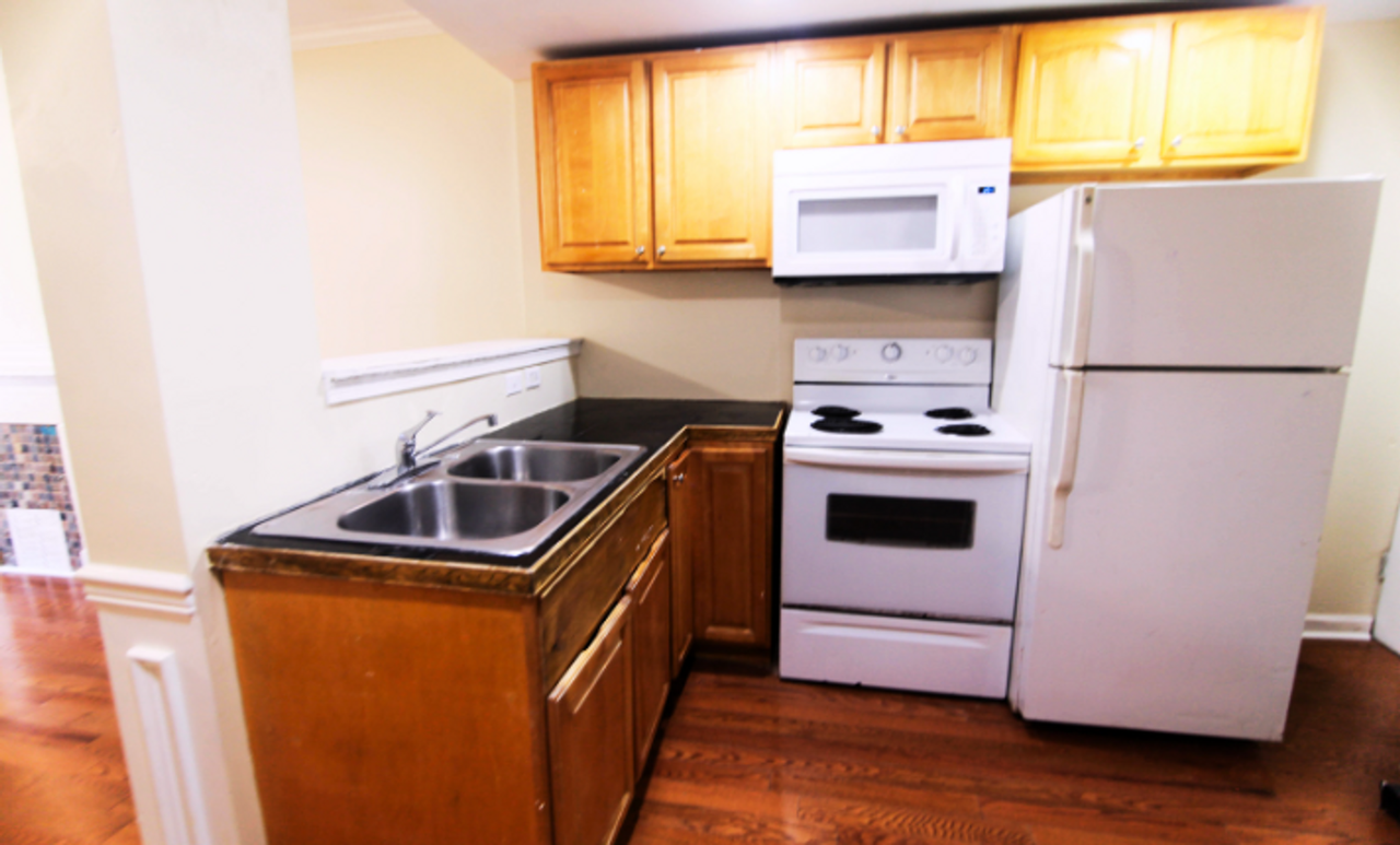 2226 N Sydenham St - Photo 3 of 47