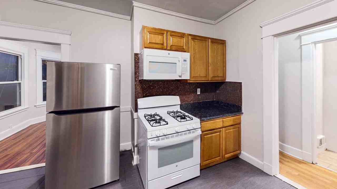 71 Blake St - Photo 4 of 14