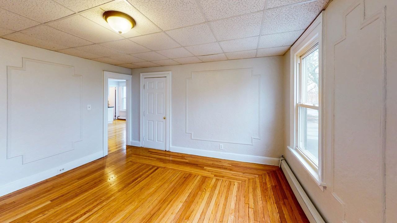 89 Carlisle St - Photo 7 of 13