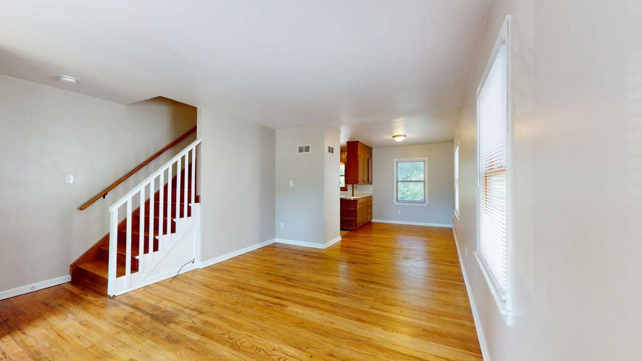 2633 Hunt St - Photo 6 of 17