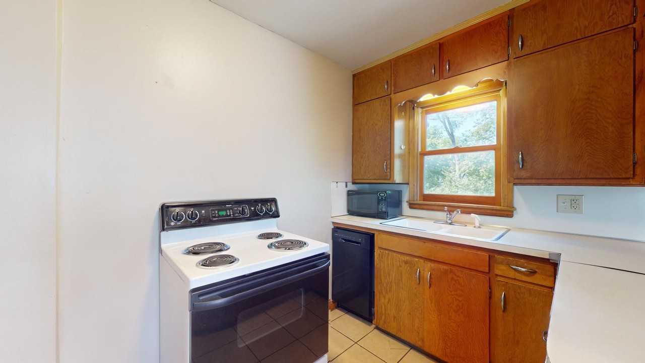 2633 Hunt St - Photo 2 of 17