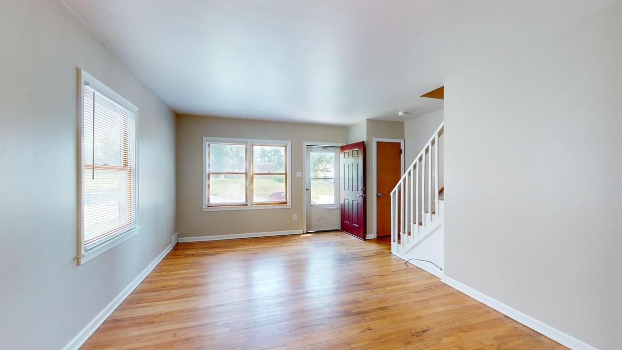 2633 Hunt St - Photo 7 of 17