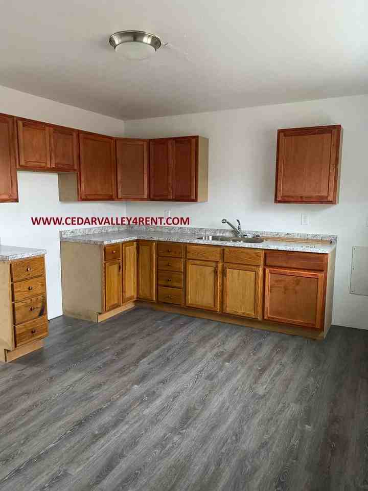 2119 Clearview St - Photo 3 of 9