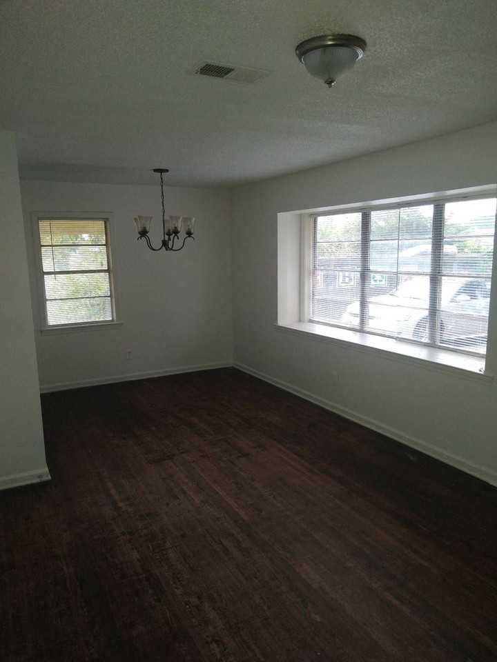 4932 Leonard Rd - Photo 4 of 11