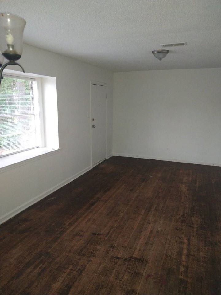 4932 Leonard Rd - Photo 5 of 11