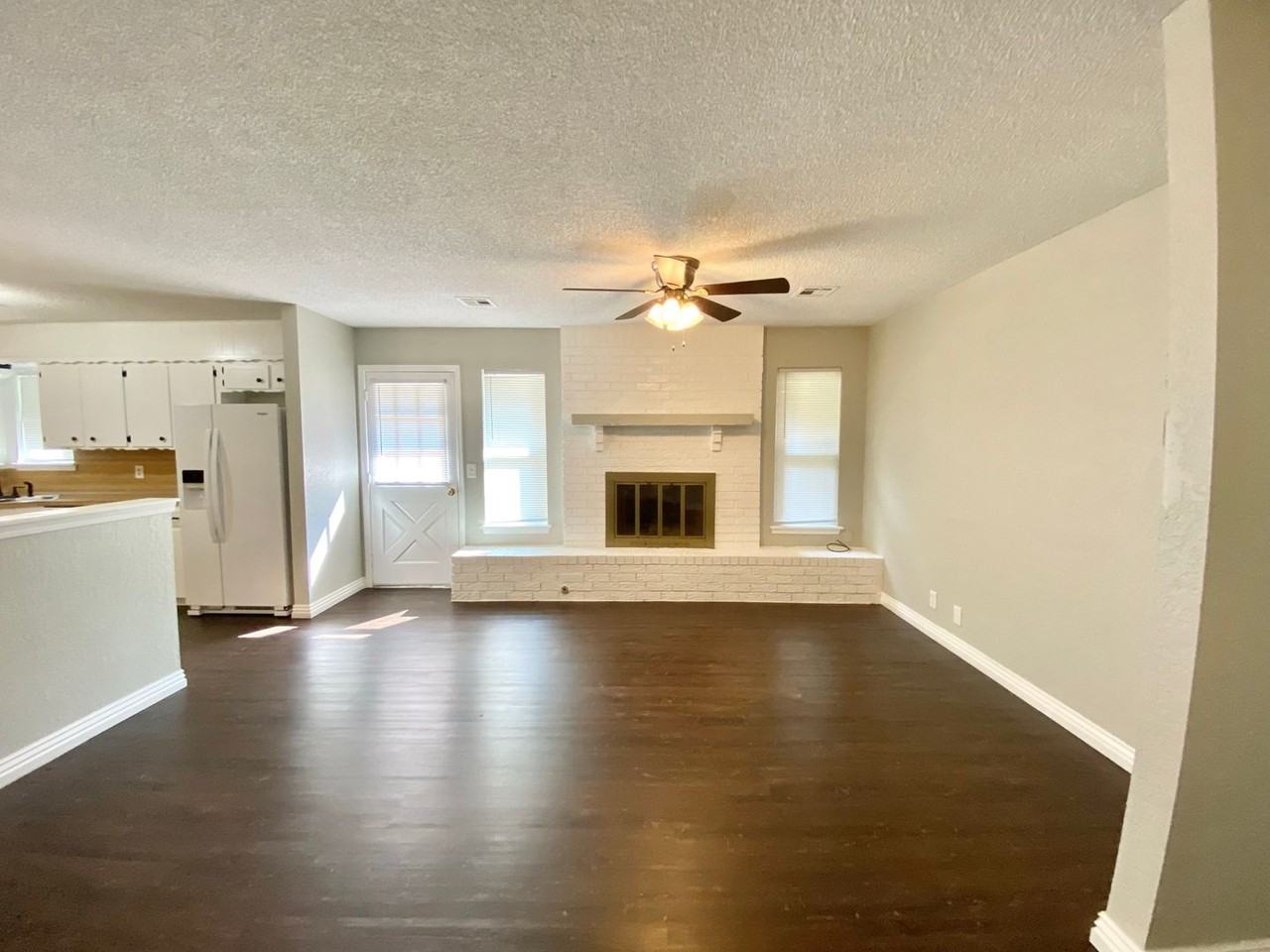 1635 S Redbud Ave - Photo 3 of 11