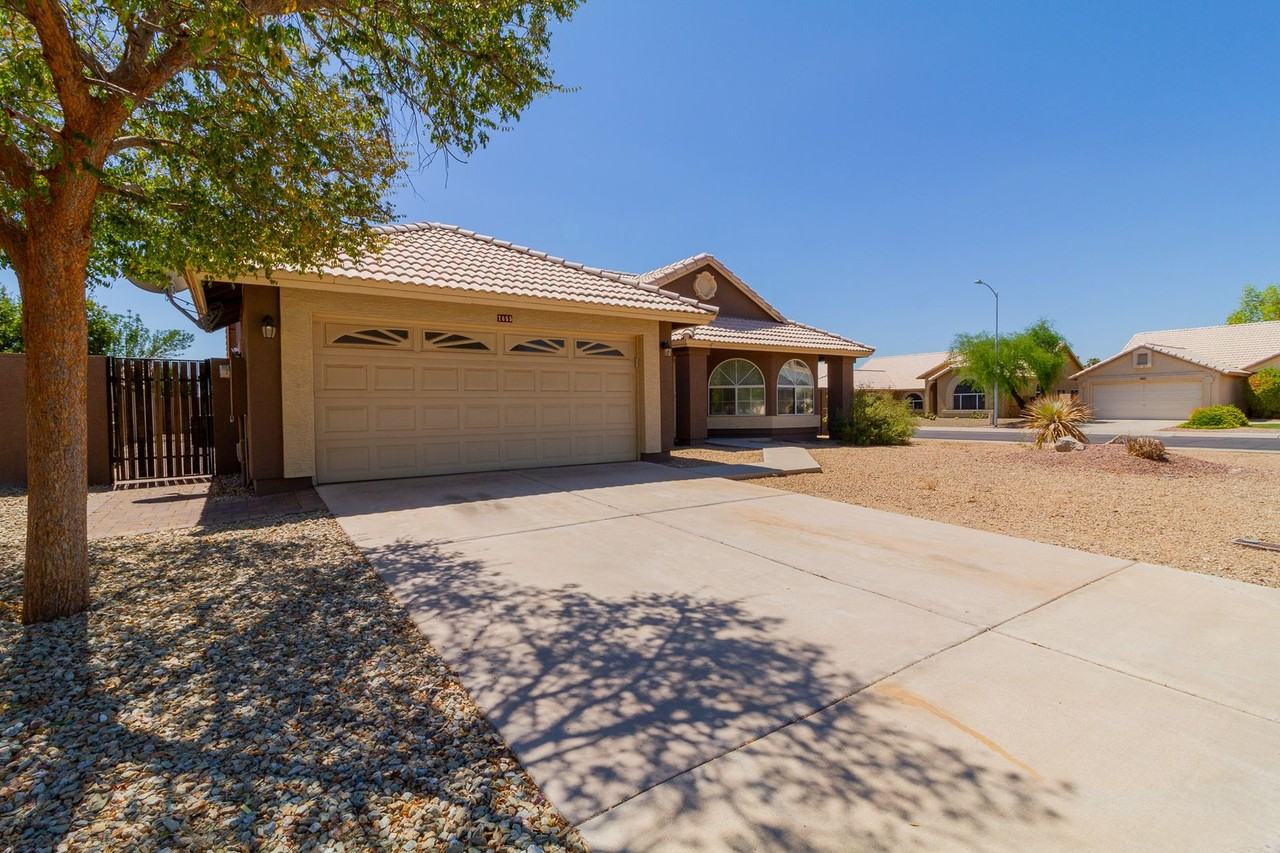 7655 W Sunnyside Dr - Photo 2 of 20