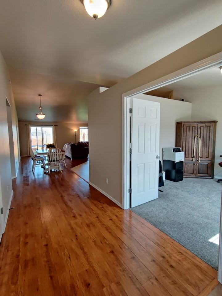 5024 Reagan Way - Photo 2 of 24