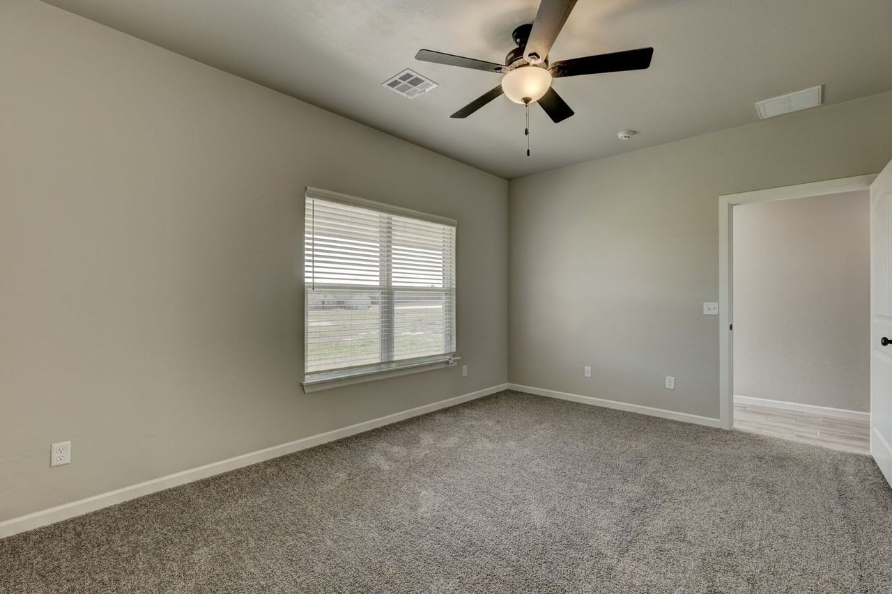 3290 Cemetery Rd - Photo 7 of 20