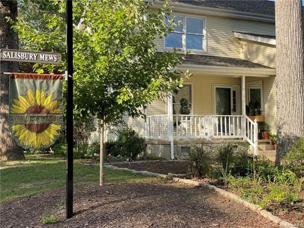 5101 Salisbury Mews - Photo 3 of 29