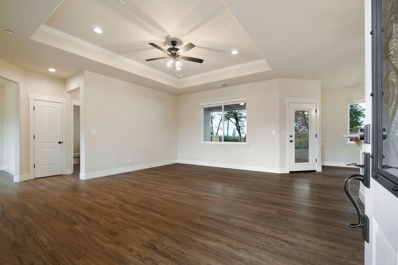 1904 Crandall Way - Photo 2 of 17