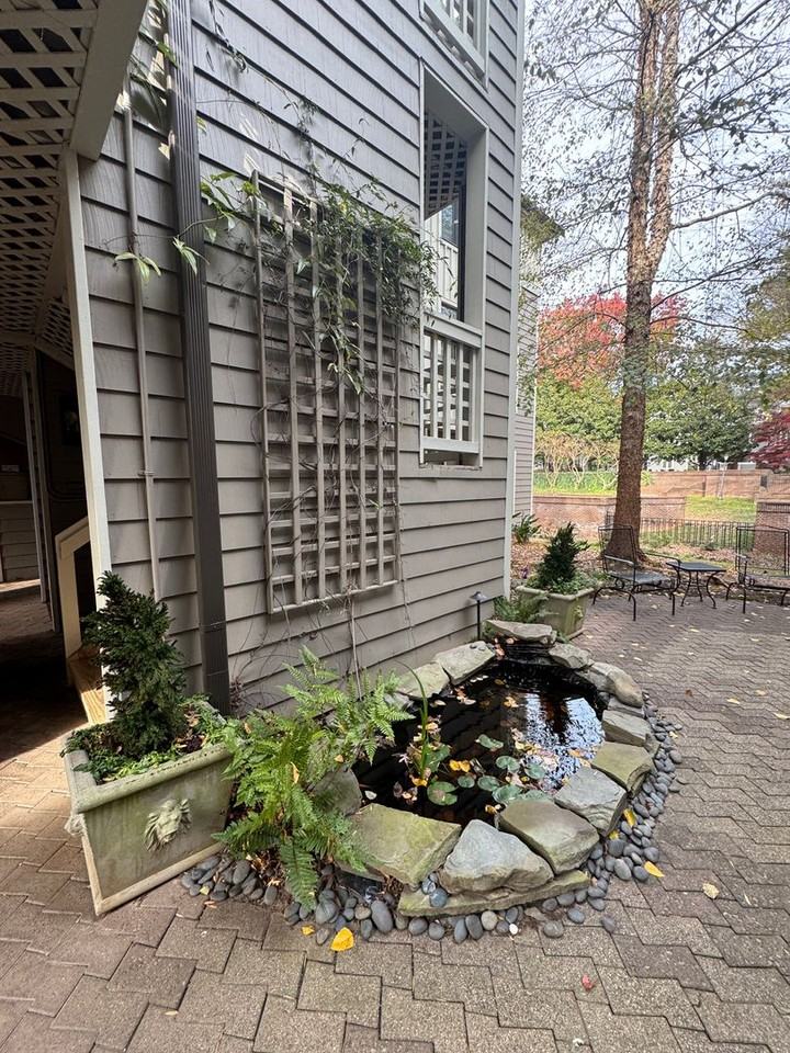 730 Washington St - Photo 3 of 15