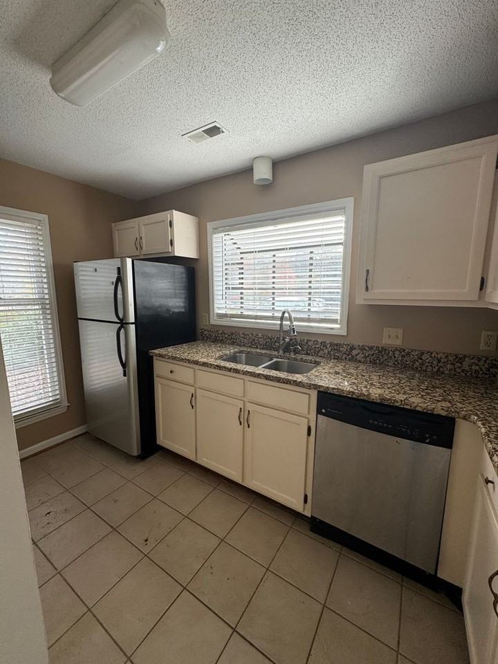 730 Washington St - Photo 4 of 15
