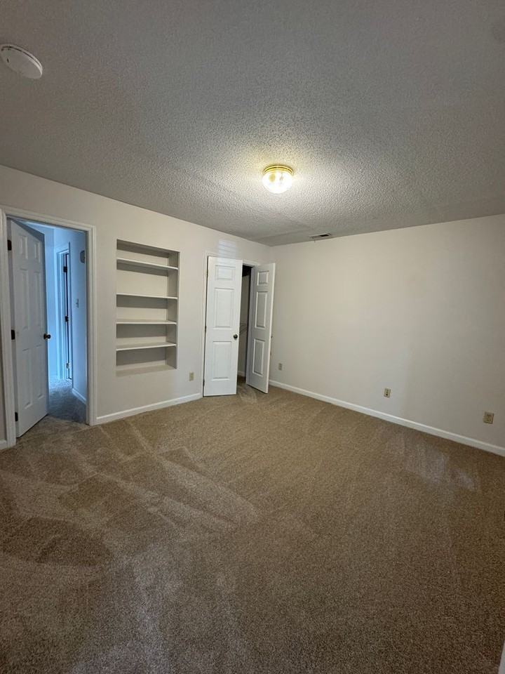 730 Washington St - Photo 7 of 15