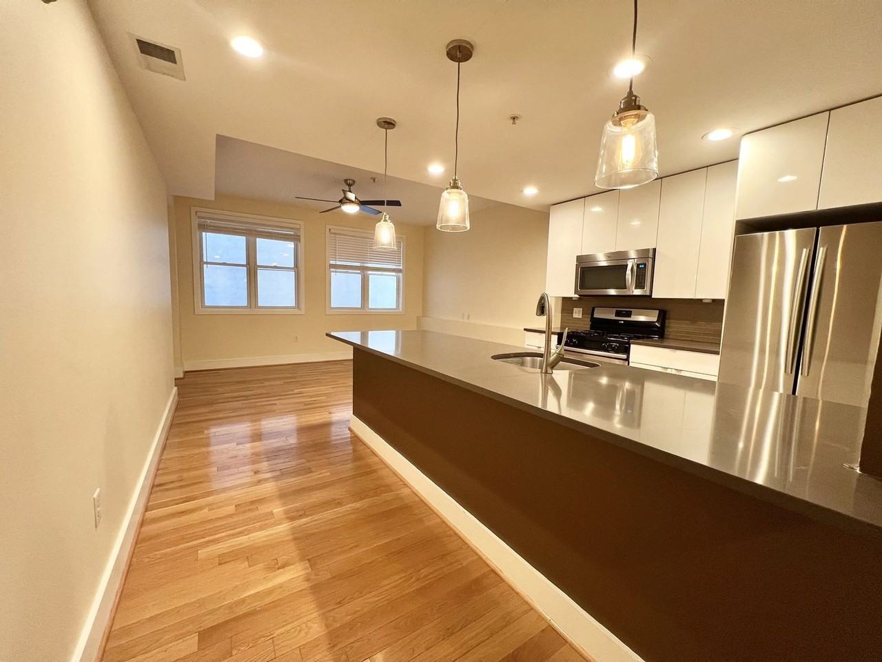 112 Market St - Photo 2 of 15