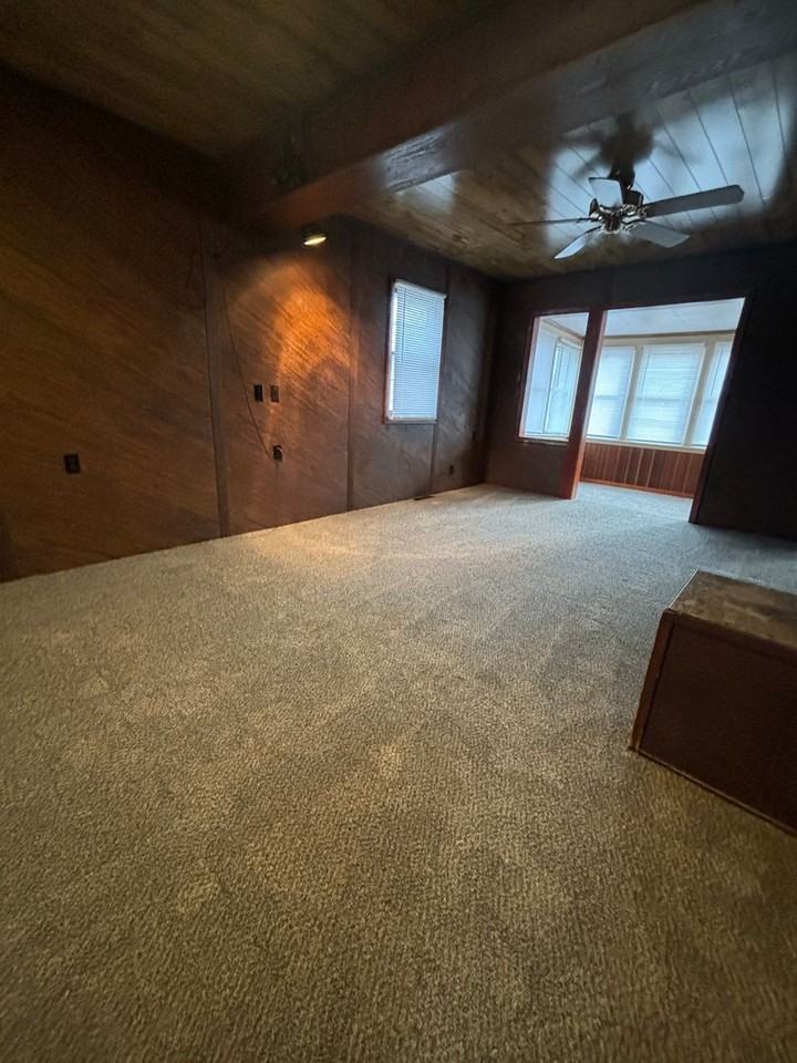 406 Riehl St - Photo 3 of 16