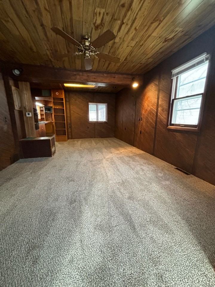 406 Riehl St - Photo 4 of 16