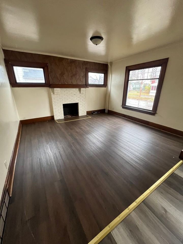 621 W 9th St - Photo 4 of 4