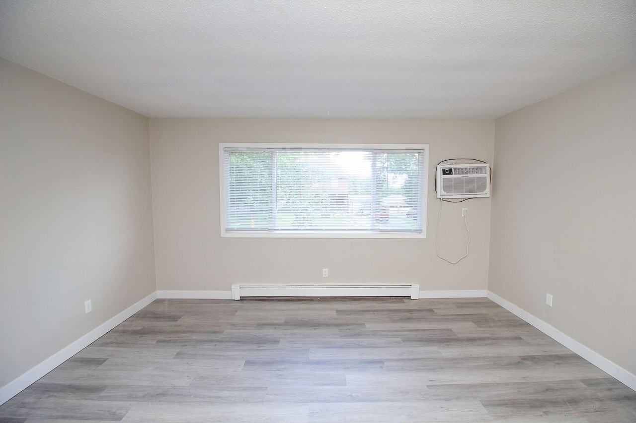 **Limited Time Special! 1 Month Free Rent!** - Photo 7 of 23