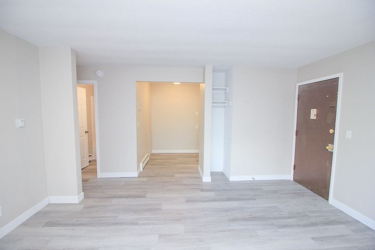 **Limited Time Special! 1 Month Free Rent!** - Photo 5 of 23