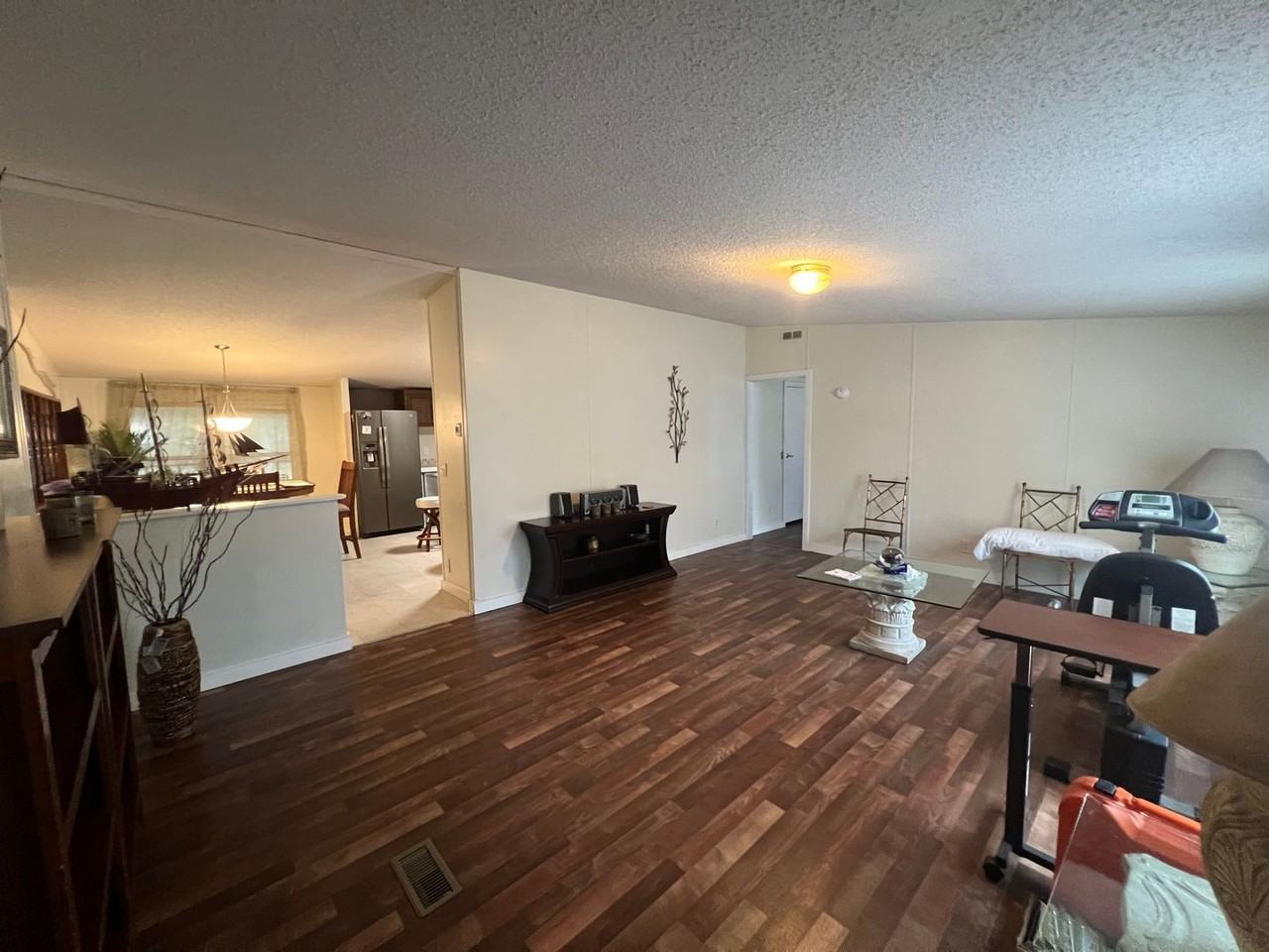 205 Cornfield Ave - Photo 3 of 31