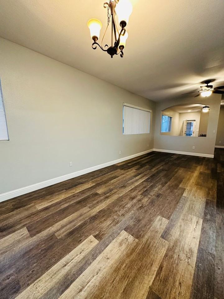 7912 Dersingham Dr - Photo 3 of 9