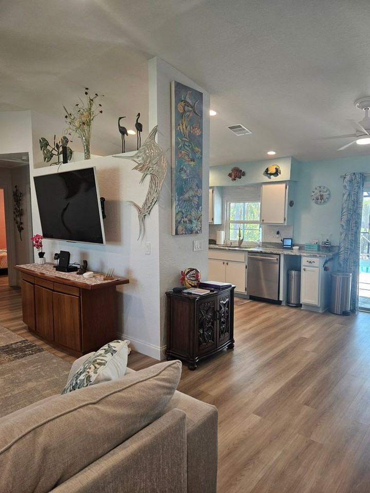 18810 Ashcroft Cir - Photo 5 of 44