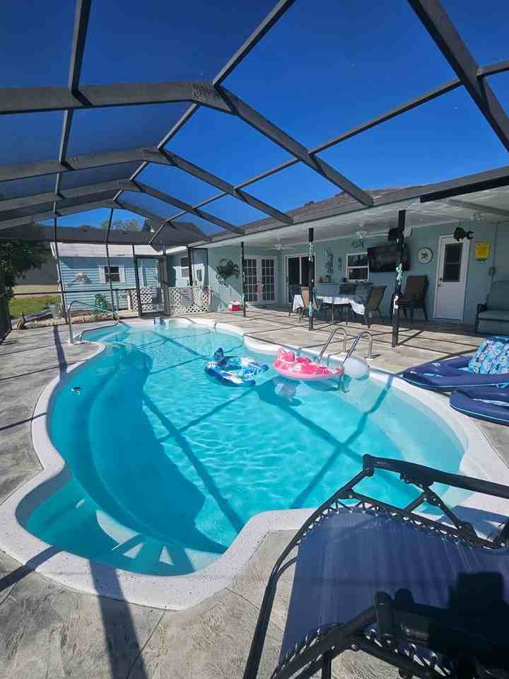 18810 Ashcroft Cir - Photo 2 of 44