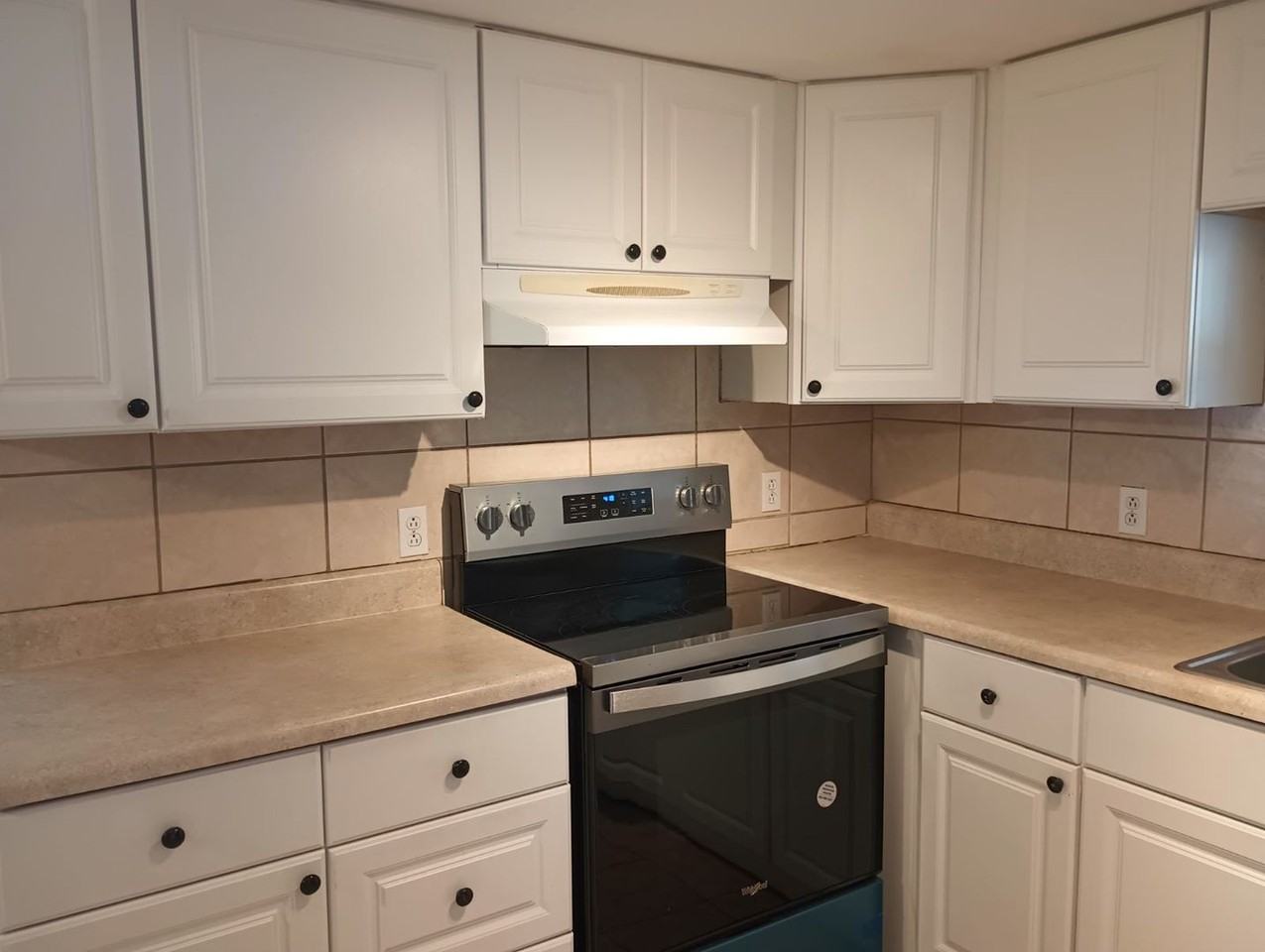 829 Sw 1st St - Photo 4 of 22