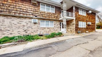 featured image of 216 Campus Ave