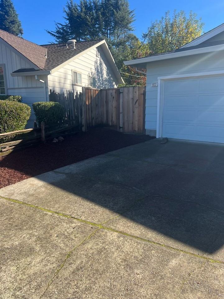 1422 Escalero Rd - Photo 4 of 21