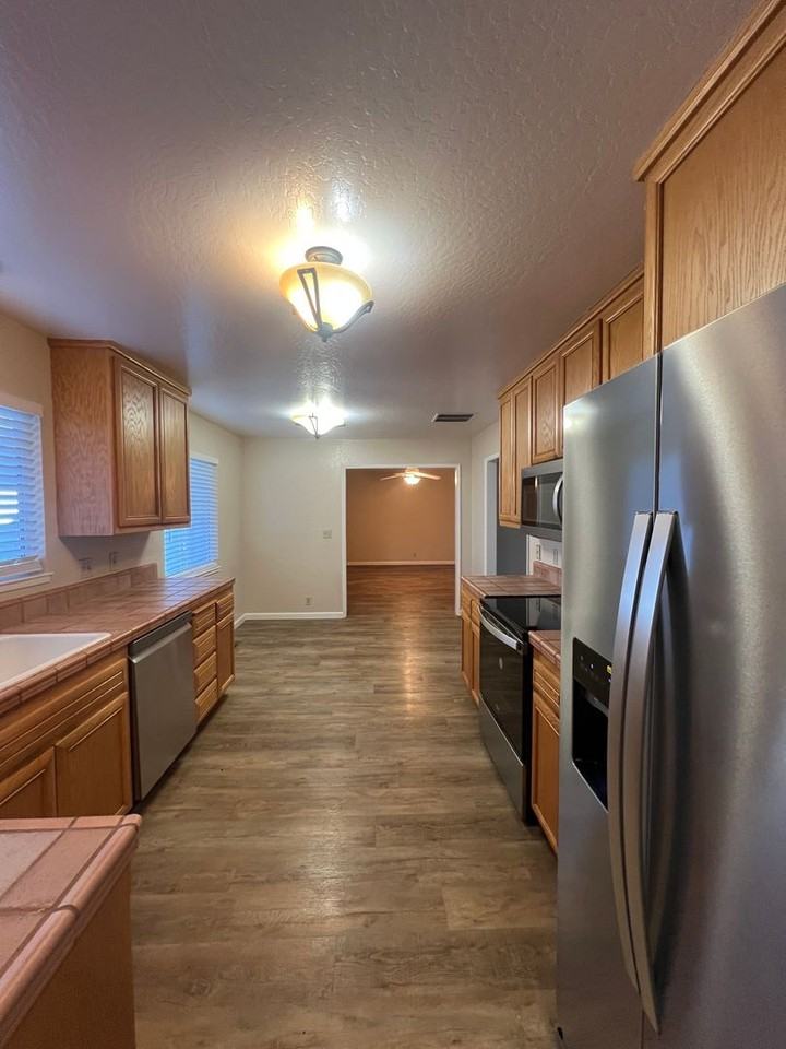 1422 Escalero Rd - Photo 6 of 21