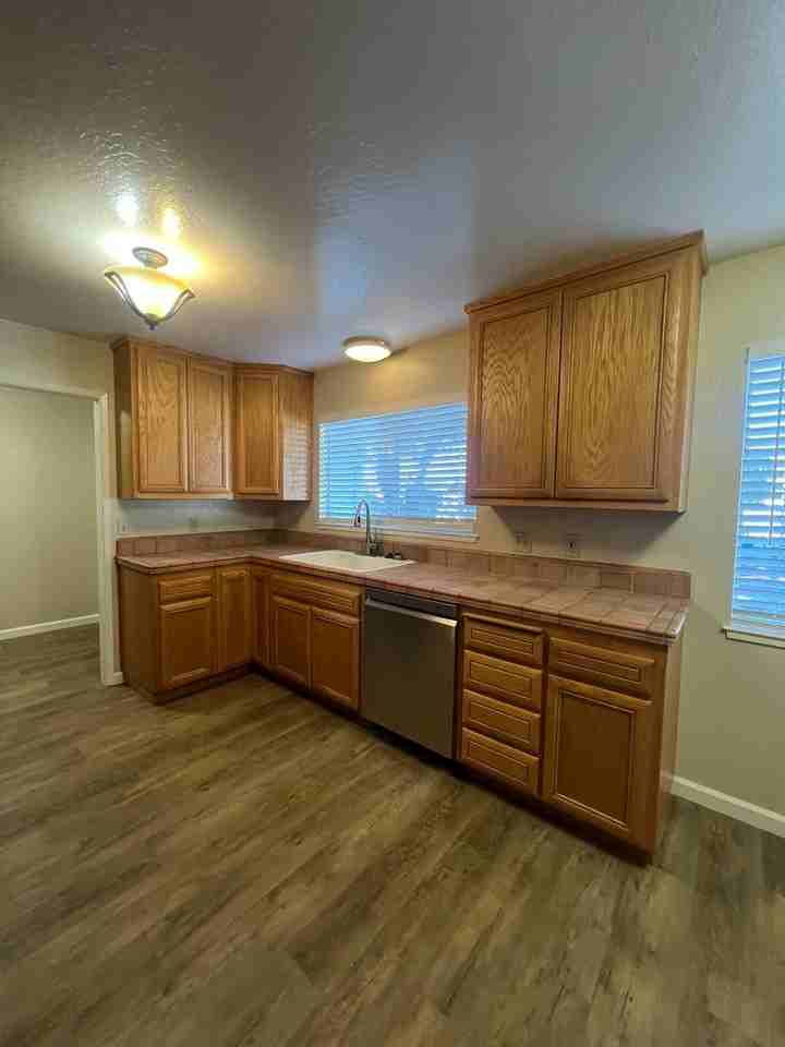 1422 Escalero Rd - Photo 7 of 21