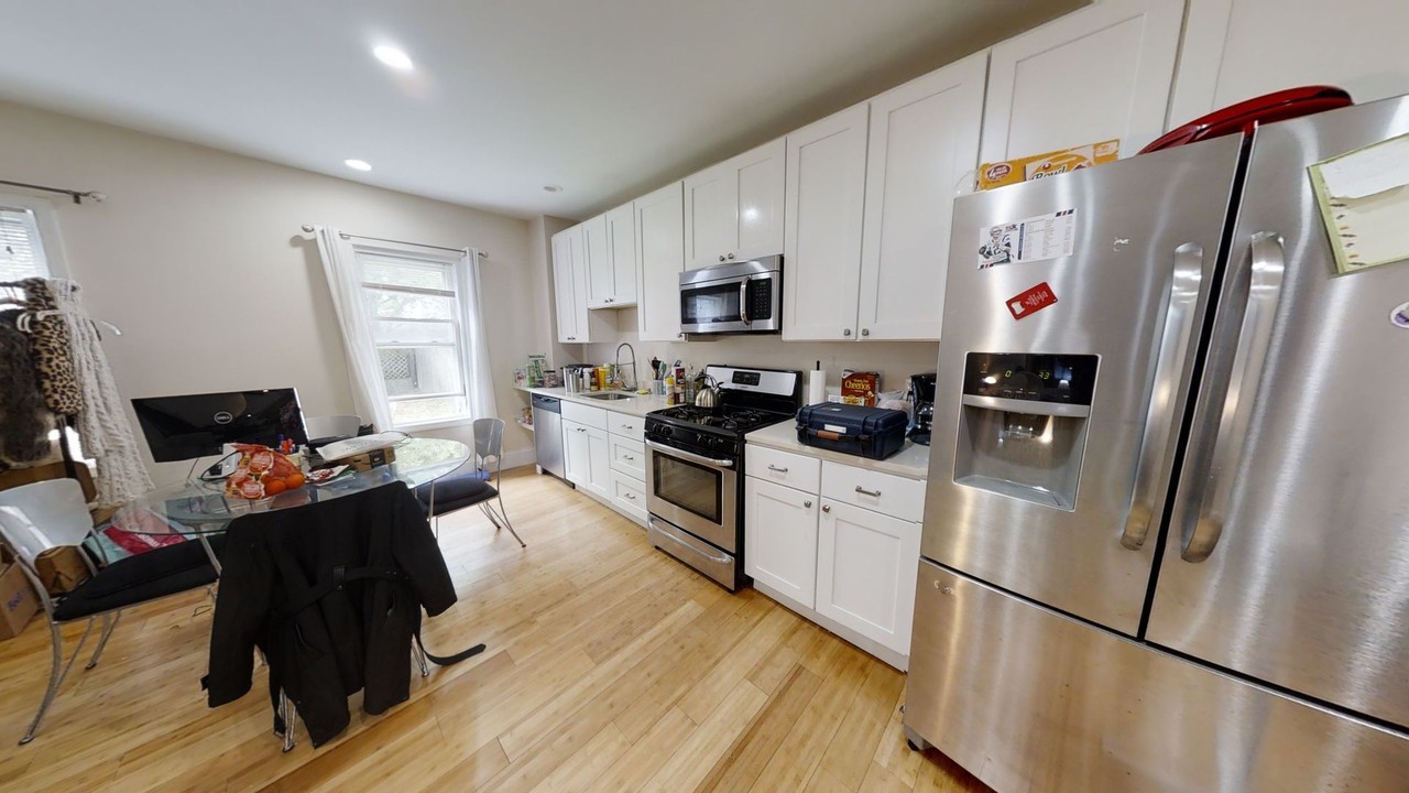 722 Saratoga St - Photo 2 of 23
