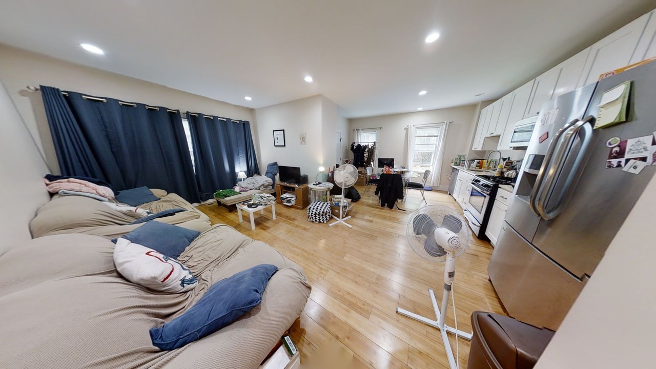 722 Saratoga St - Photo 3 of 23