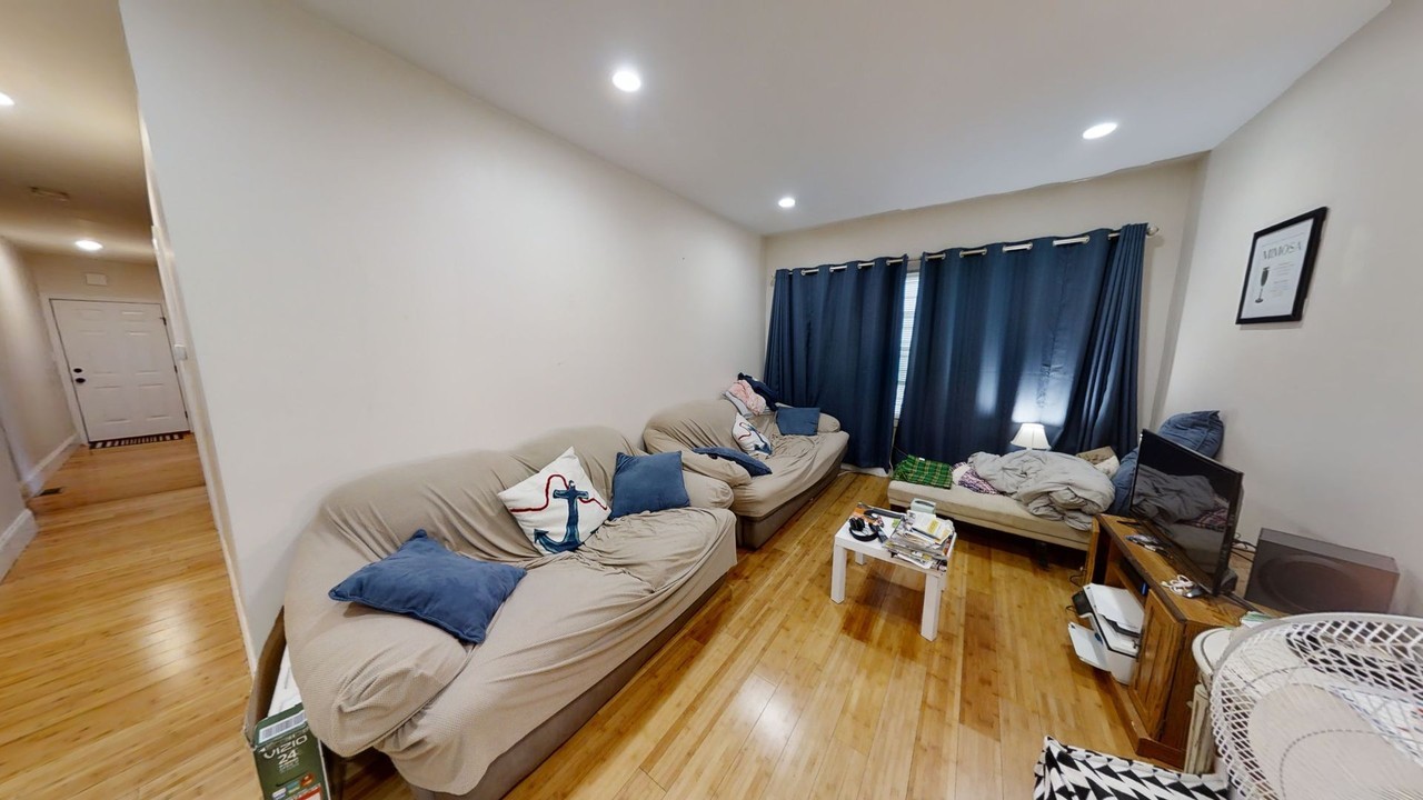 722 Saratoga St - Photo 4 of 23