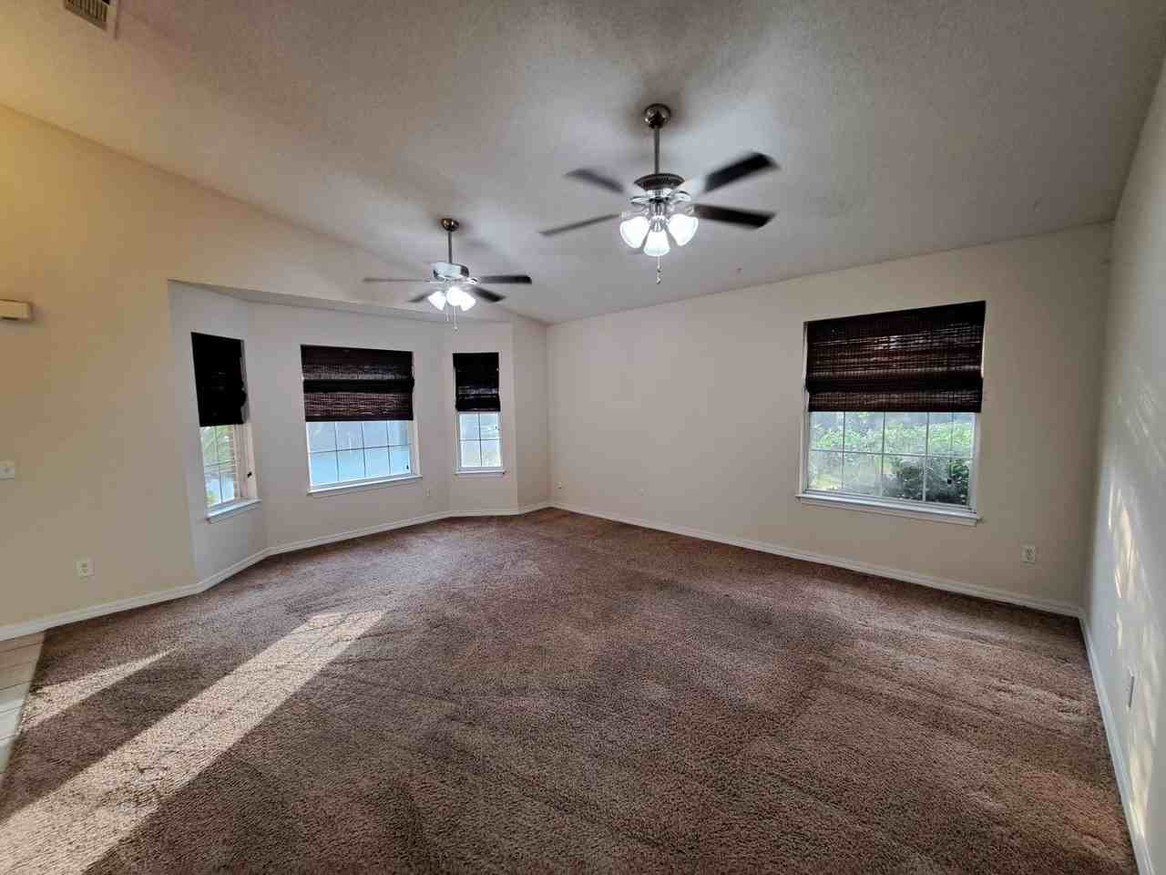 6000 Toulouse Dr - Photo 3 of 33