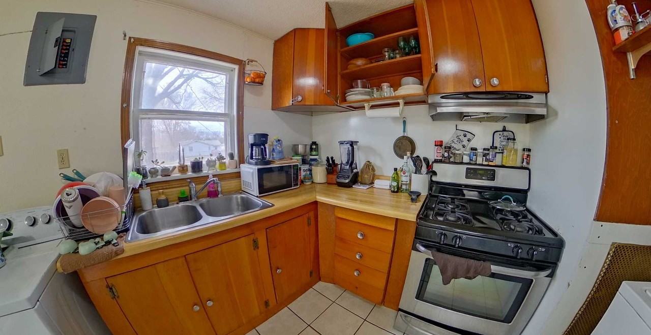 515 13th Street - Photo 2 of 8