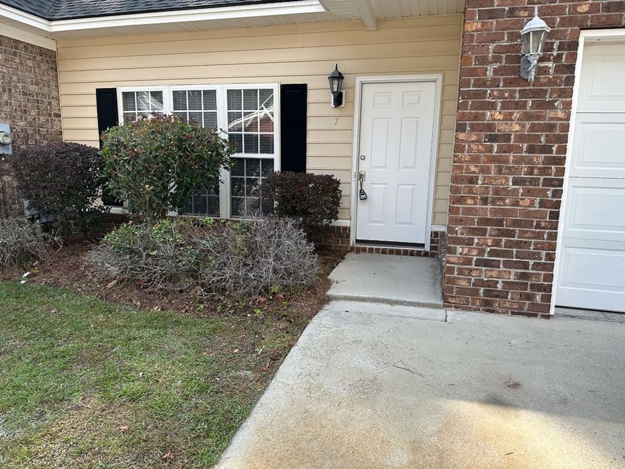 7 Crossing Dr - Photo 3 of 30