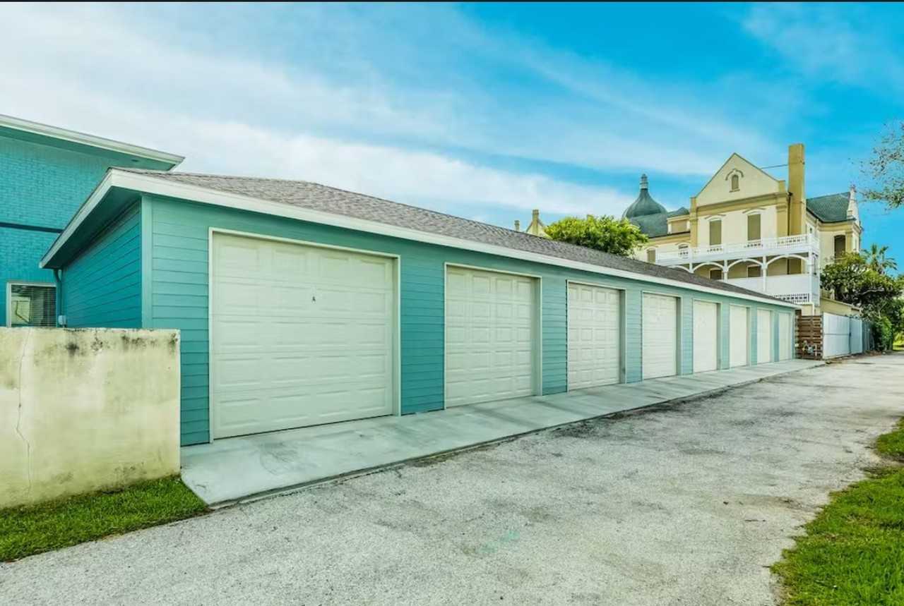 1814 25th St - Photo 3 of 19