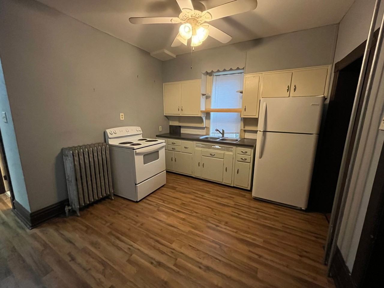 106 E King St 1st Fl - Photo 2 of 13