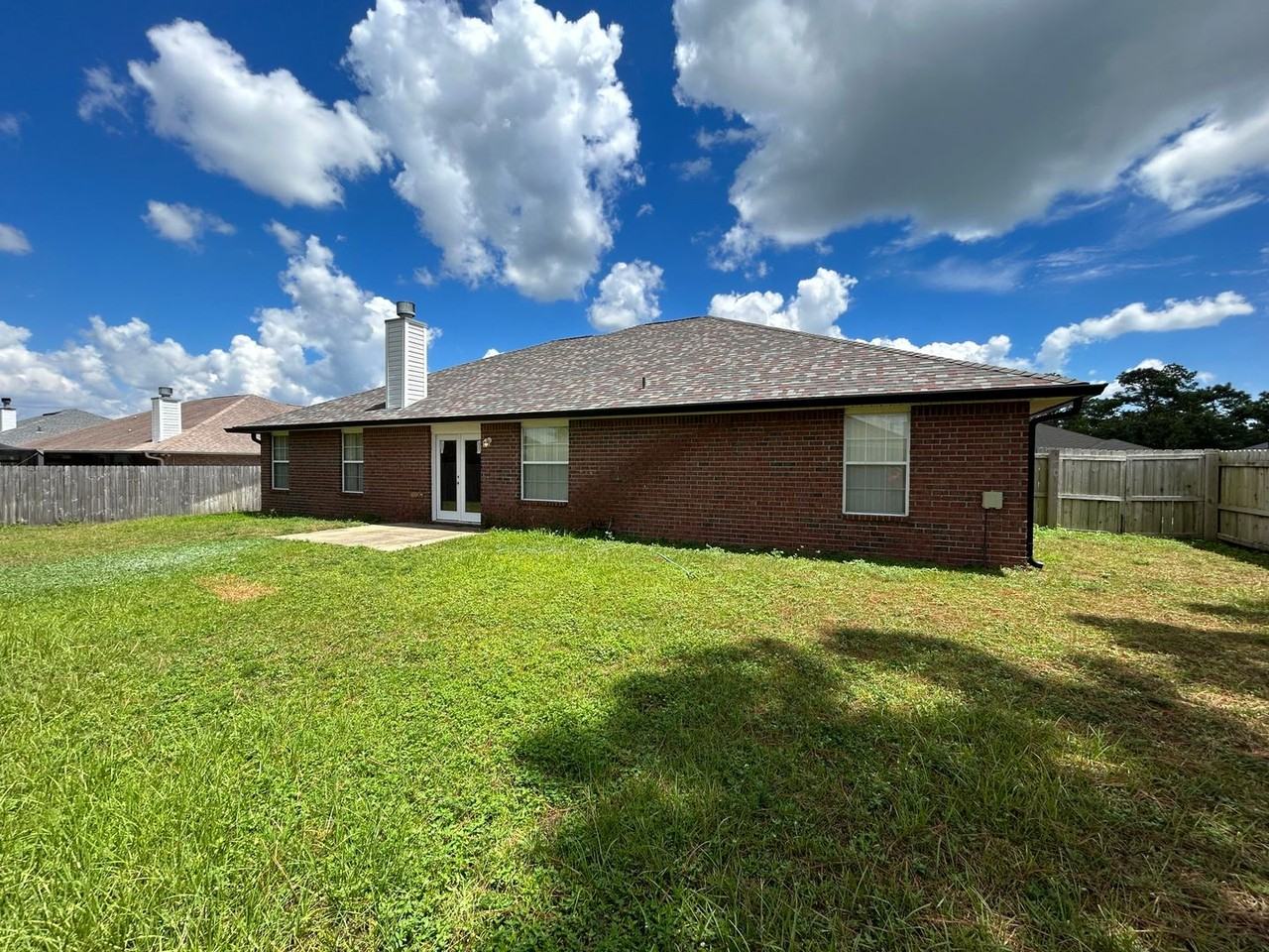 5479 Keel Dr - Photo 3 of 32