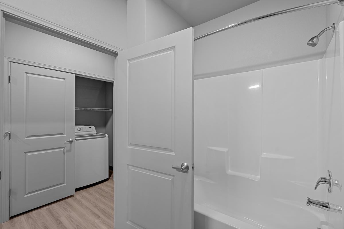150 Sw Wake Robin Ave - Photo 5 of 17