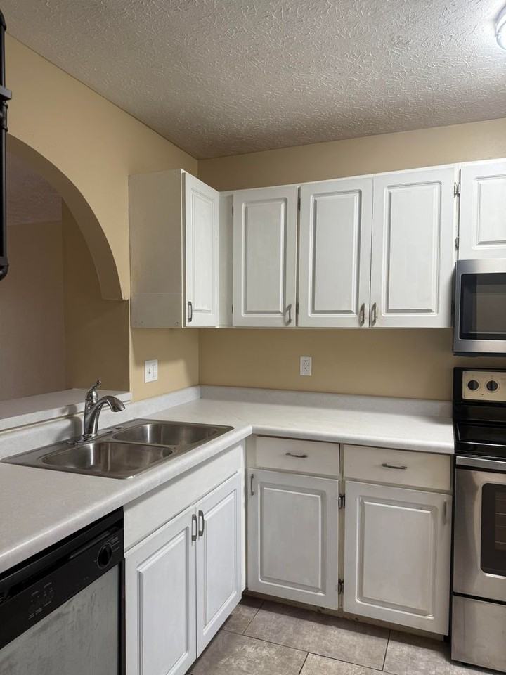 583 E Graham Pl - Photo 3 of 26