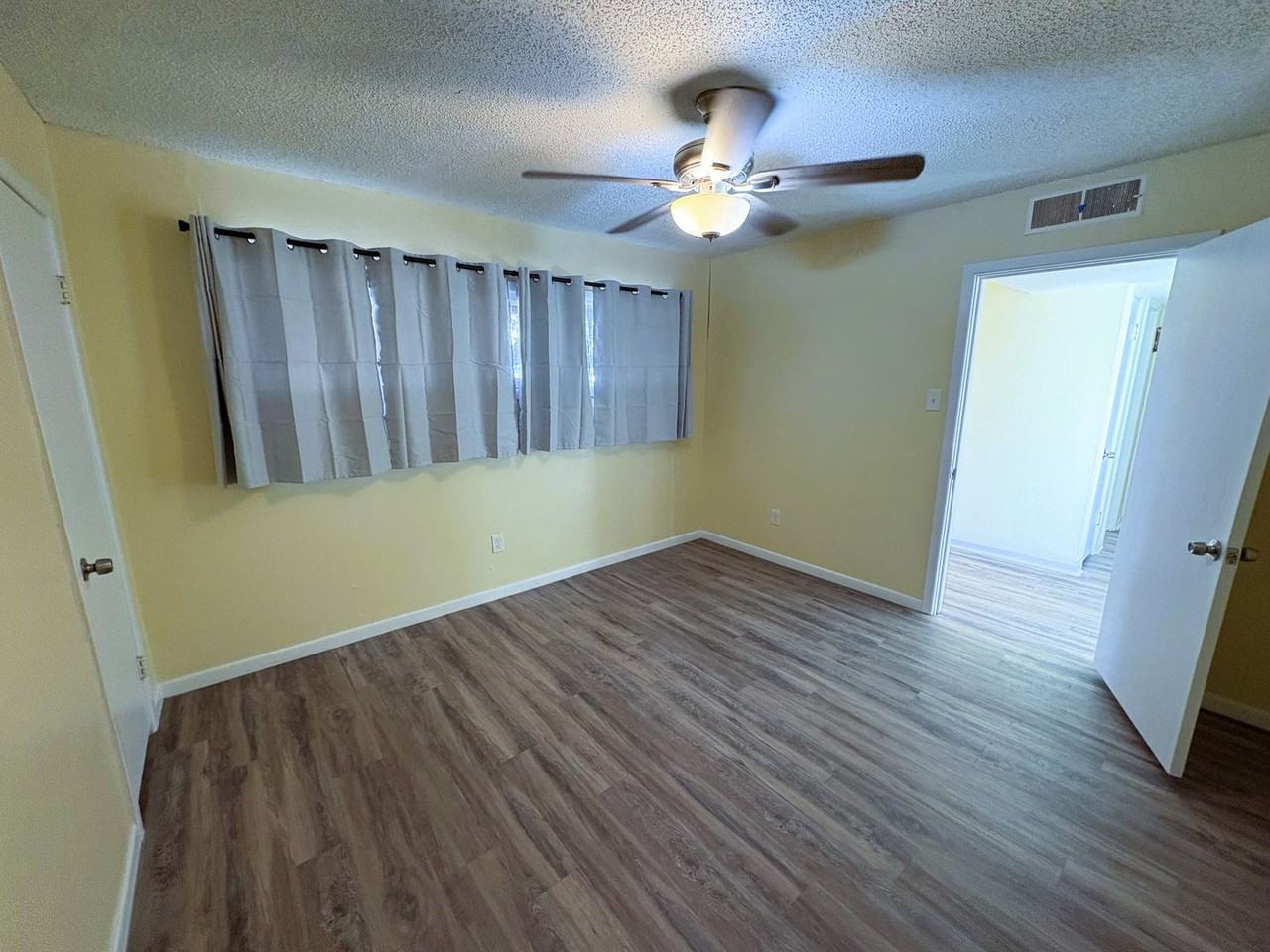 1307 59th St - Photo 2 of 17