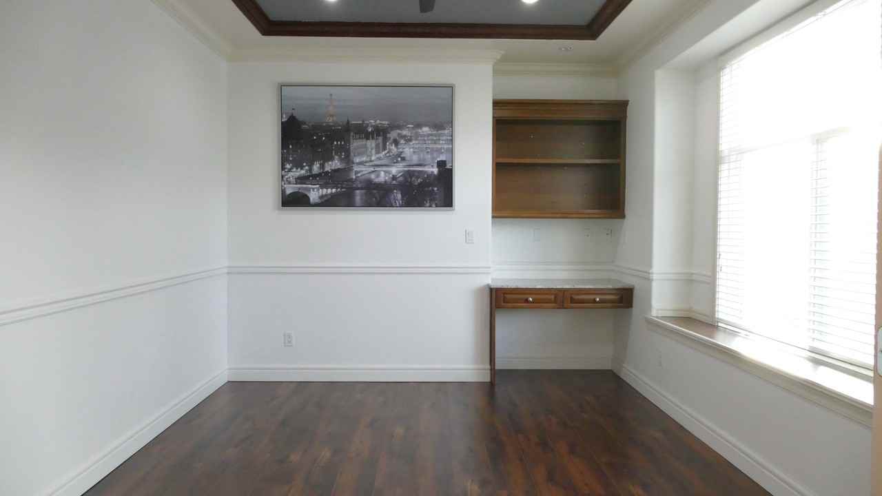 7516 149 Street - Photo 3 of 28