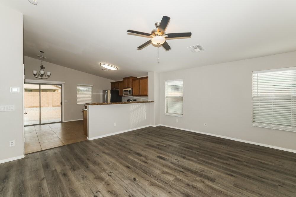 18614 W Vogel Ave - Photo 3 of 16