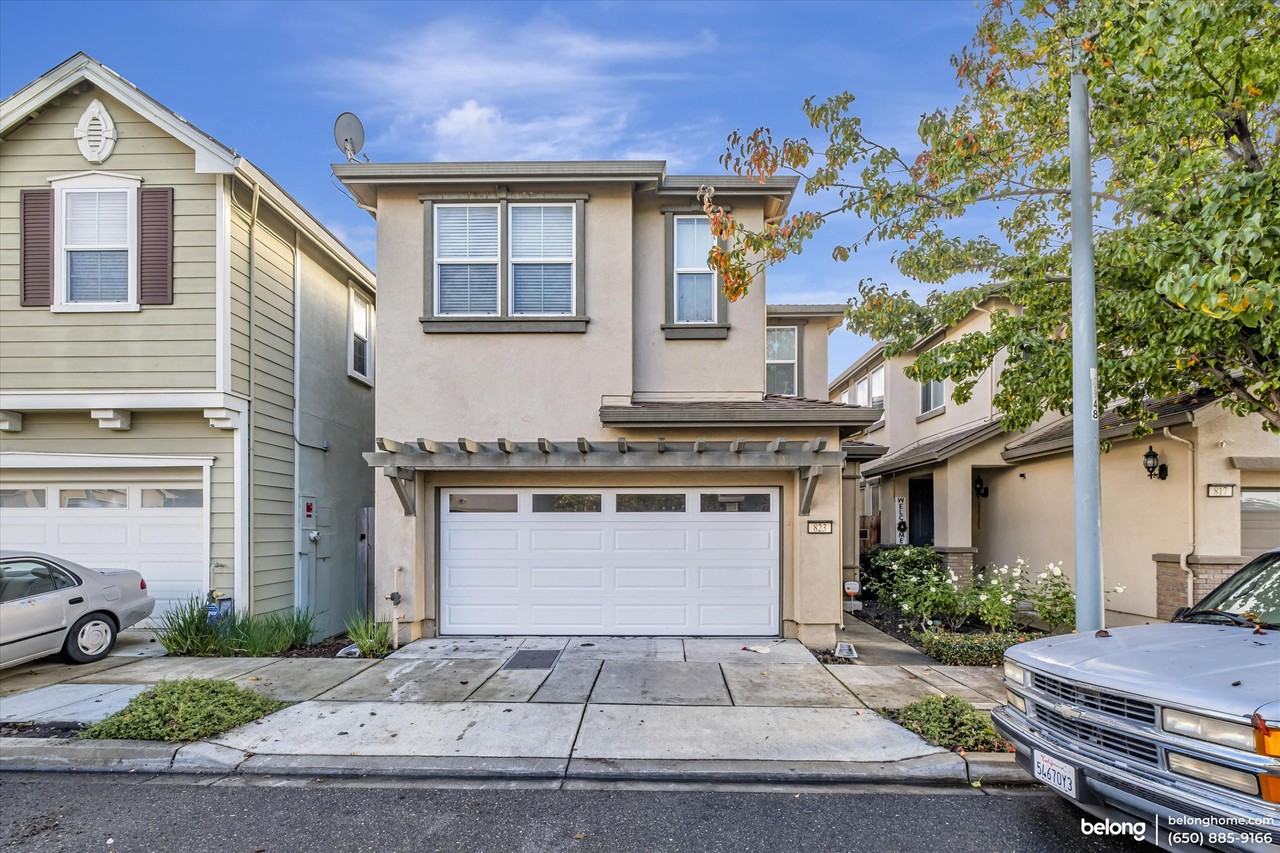 823 Woodson Dr - Photo 2 of 33