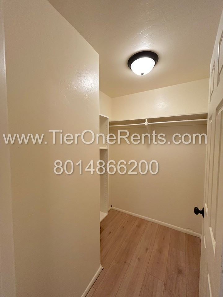 8737 S Redwood Rd - Photo 3 of 17